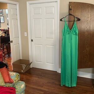 Beautiful green jumpsuit perfect for holidays. Lined and has adjustable straps